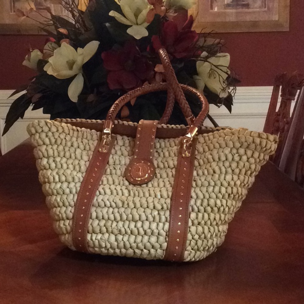 Straw purse